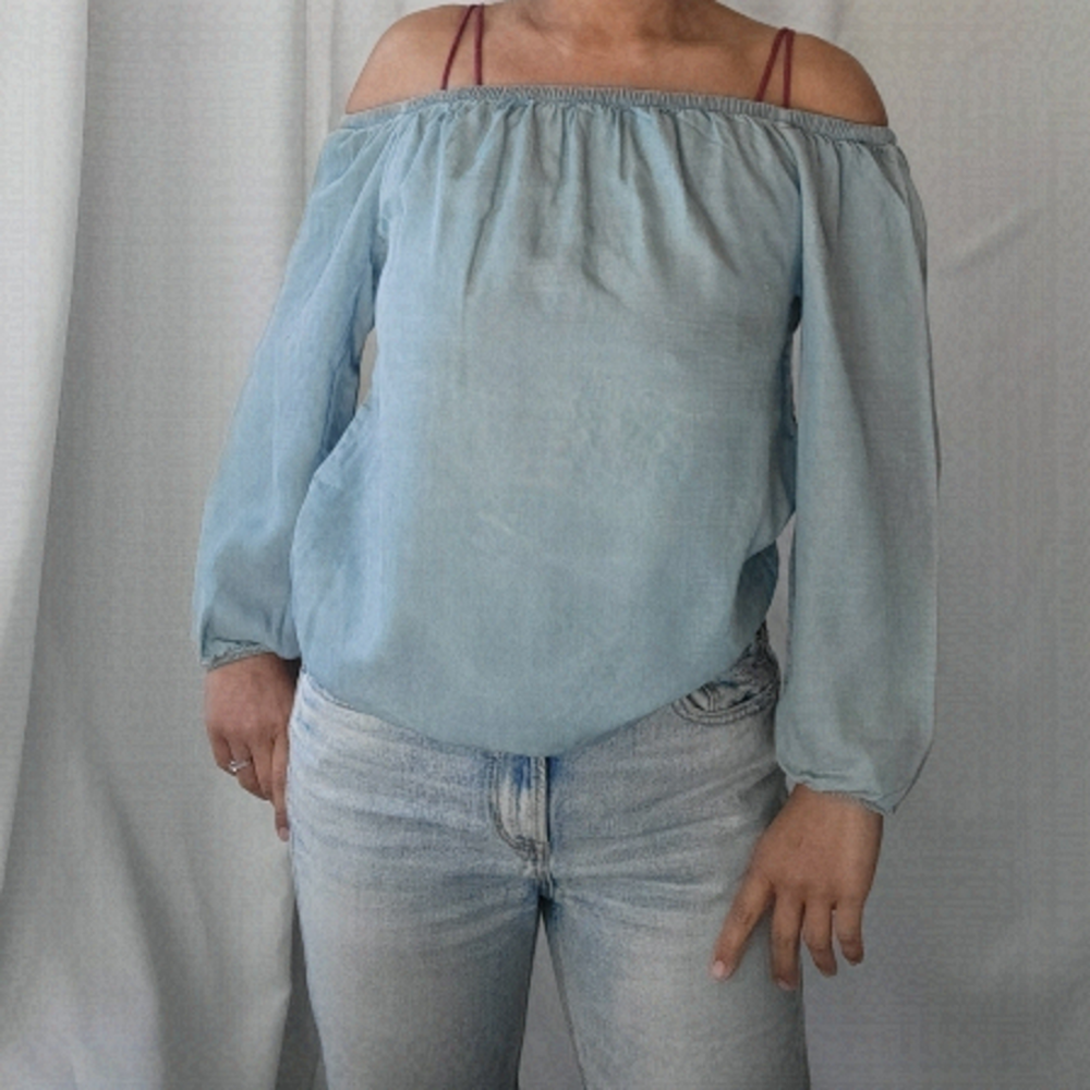 Solar Distressed Off the Shoulder Top